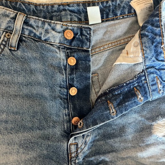 Women's H&M Jean Shorts - Picture 2 of 4